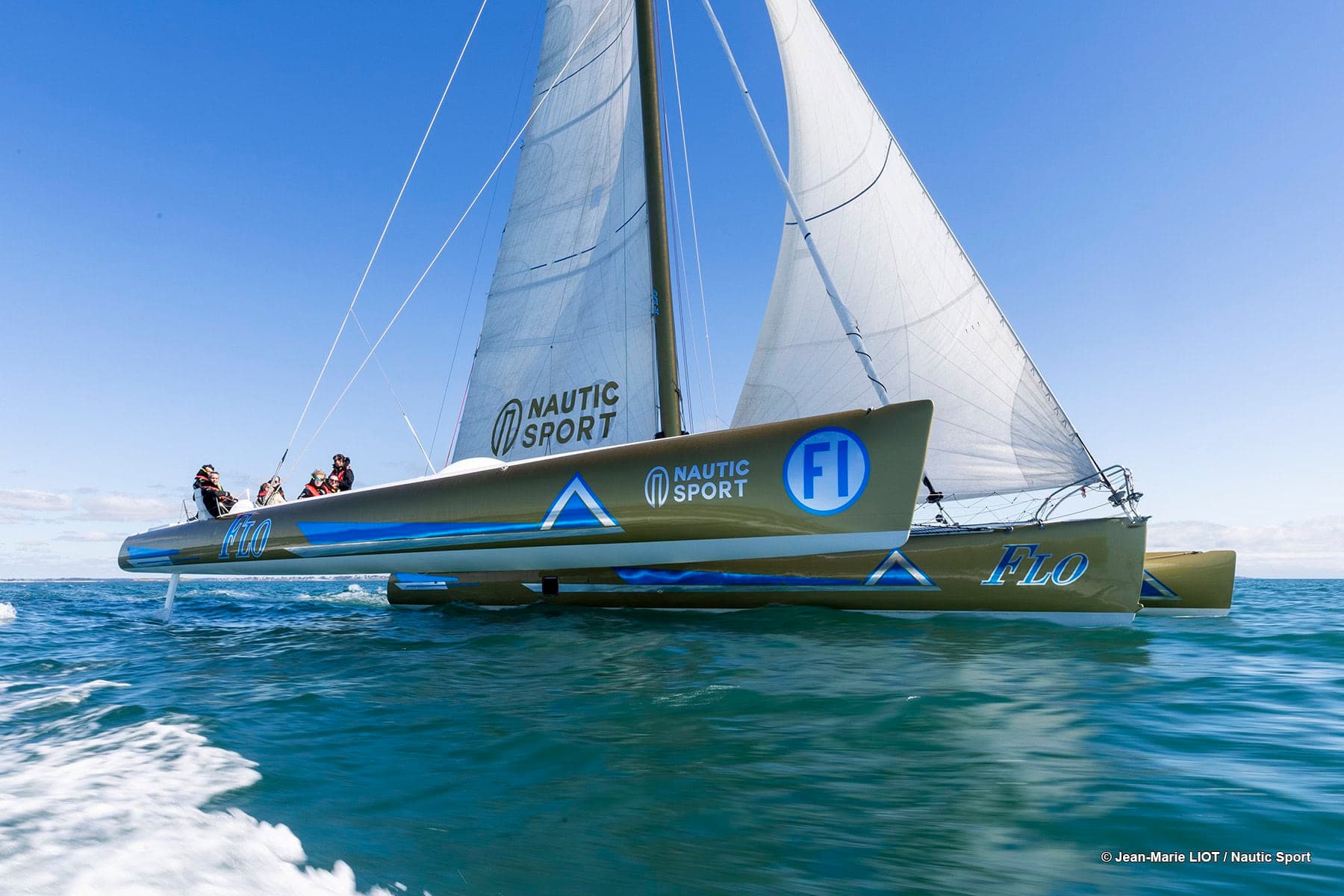 Trimaran FLO